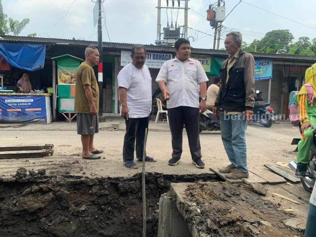 Wasek PDIP Surabaya Apresiasi PDAM Gerak Cepat Selesaikan Problem Warga