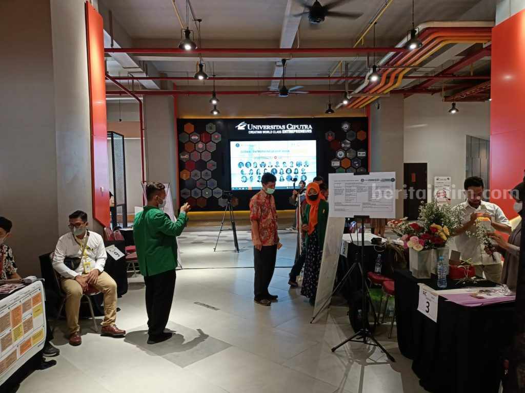 Universitas Ciputra Gelar Kegiatan Wirausaha Merdeka 2022, Demo Day