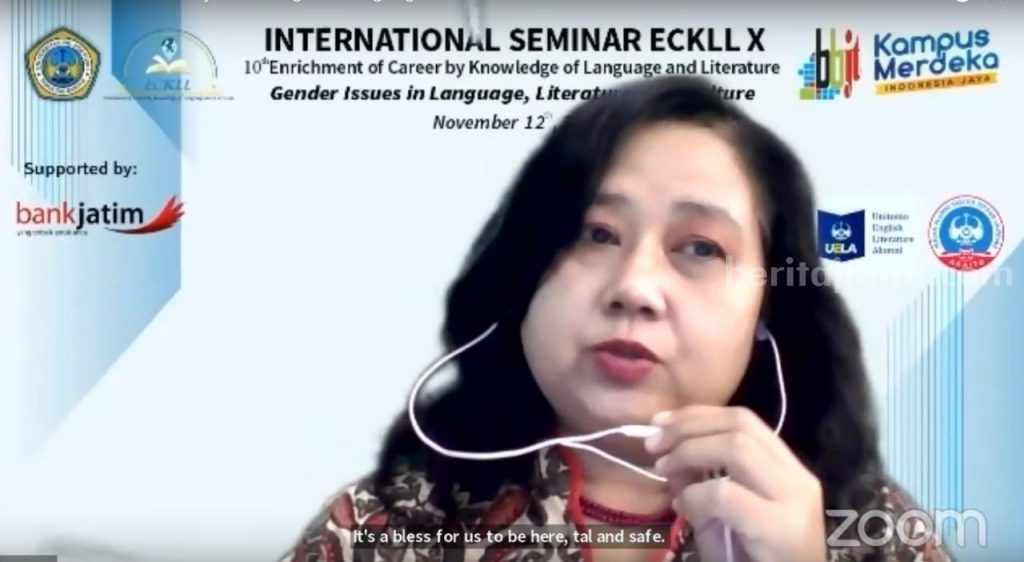Unitomo Surabaya Bahas Isu Gender dalam Bidang Bahasa, Sastra, dan Budaya