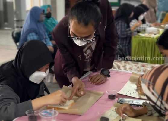 Universitas Ciputra Ajak Remaja Melukis Cita-cita di Atas Roti