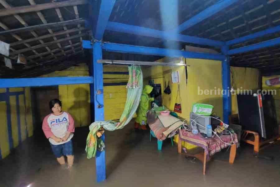 Banjir di Karangjati Ngawi, Air Masuk Rumah, 1 Lansia Sakit Bertahan