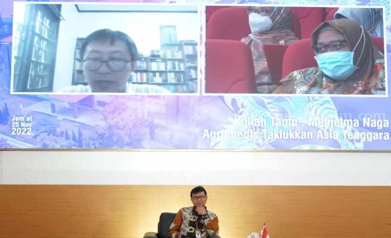 Calon Dokter Unej Dikuliahi Soal Naga, Harimau, Golok, dan Pedang Langit