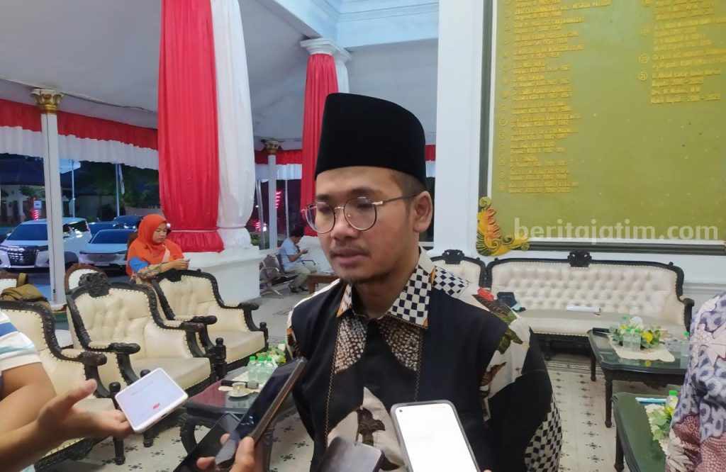 R Abdul Latif Amin Imron (Foto: Zamachsari/beritajatim.com).