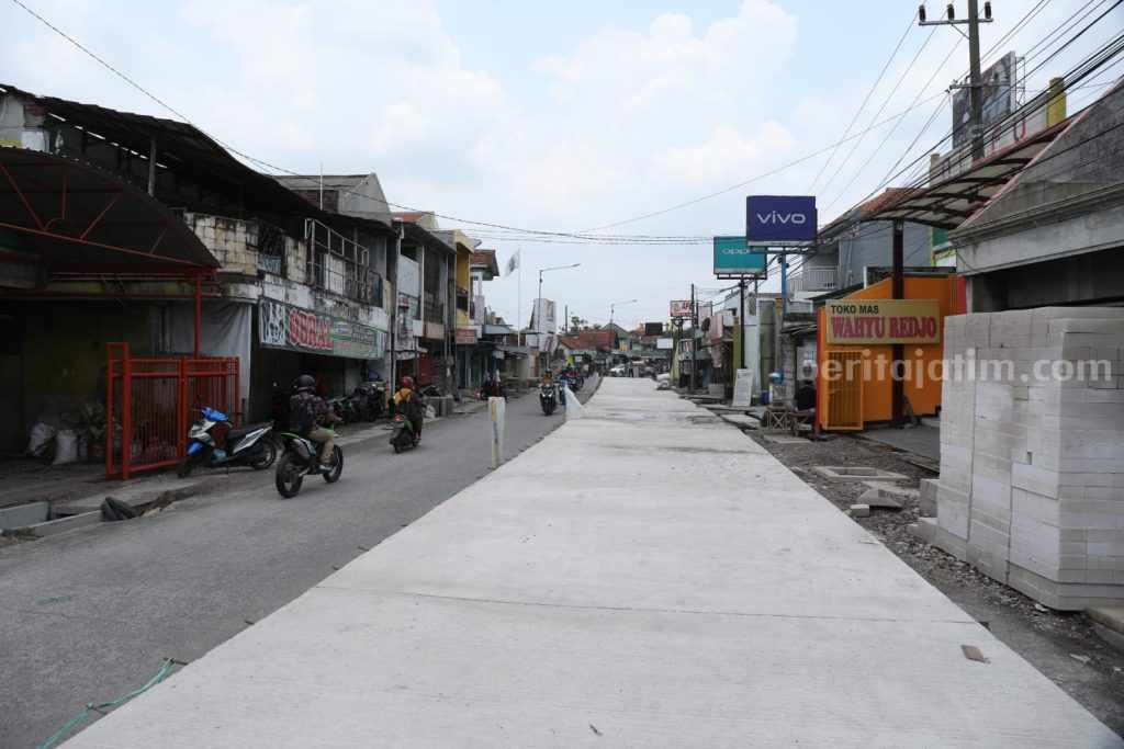 Anggota DPRD Sidoarjo FPDIP Apresiasi Pembangunan Masif Jalan Beton