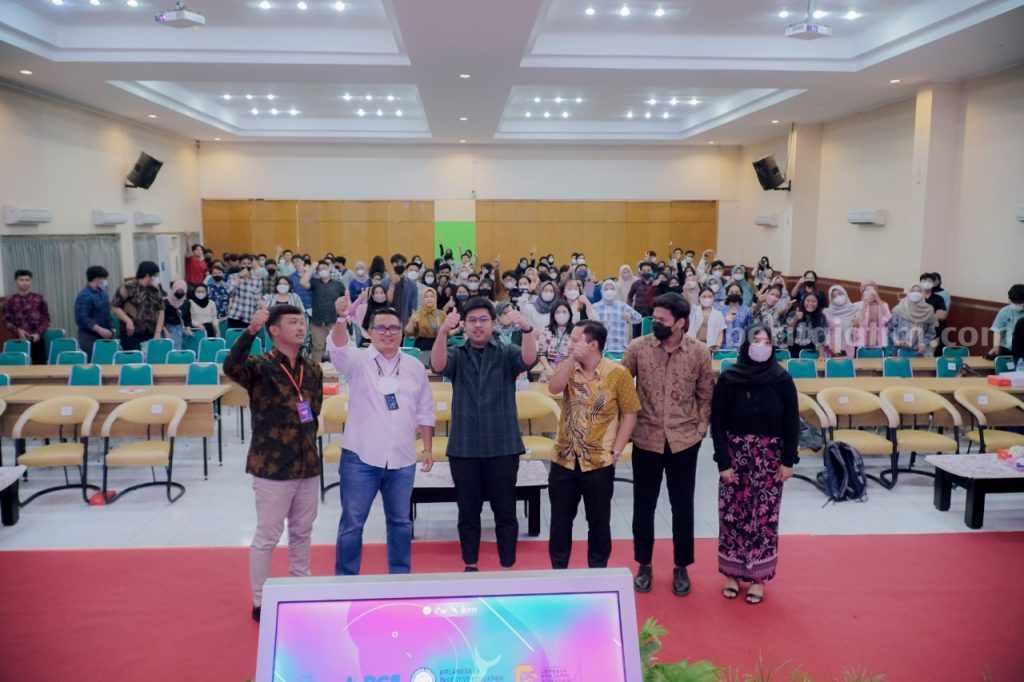 Wakil Ketua BPK dan Dirut SIER Beri Wawasan Ekonomi Global ke Mahasiswa
