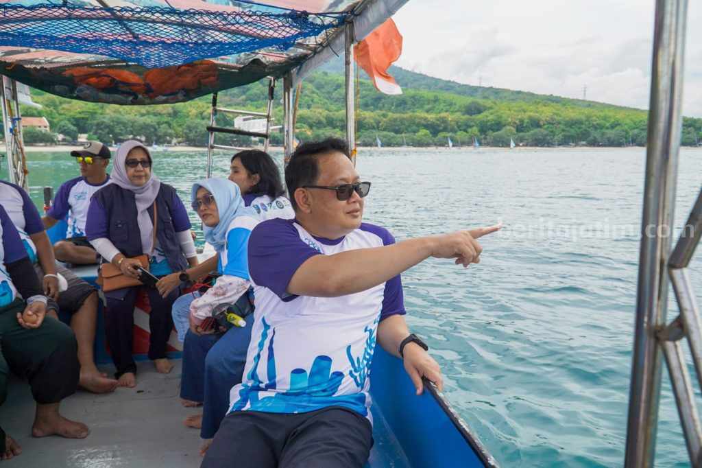 Jaga Kelestarian Laut, IKA Unair Adopsi Ribuan Terumbu Karang
