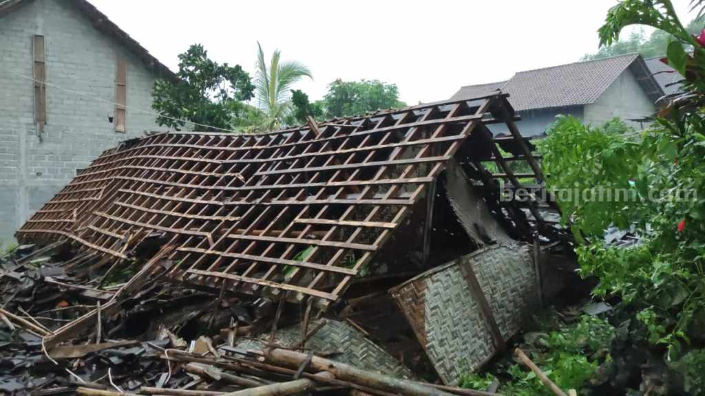 1 Rumah di Blitar Roboh, 14 Lainnya Rusak Diterjang Puting Beliung