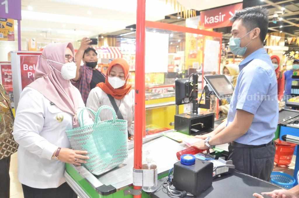 Gresik Kampanyekan Diet Kantong Plastik