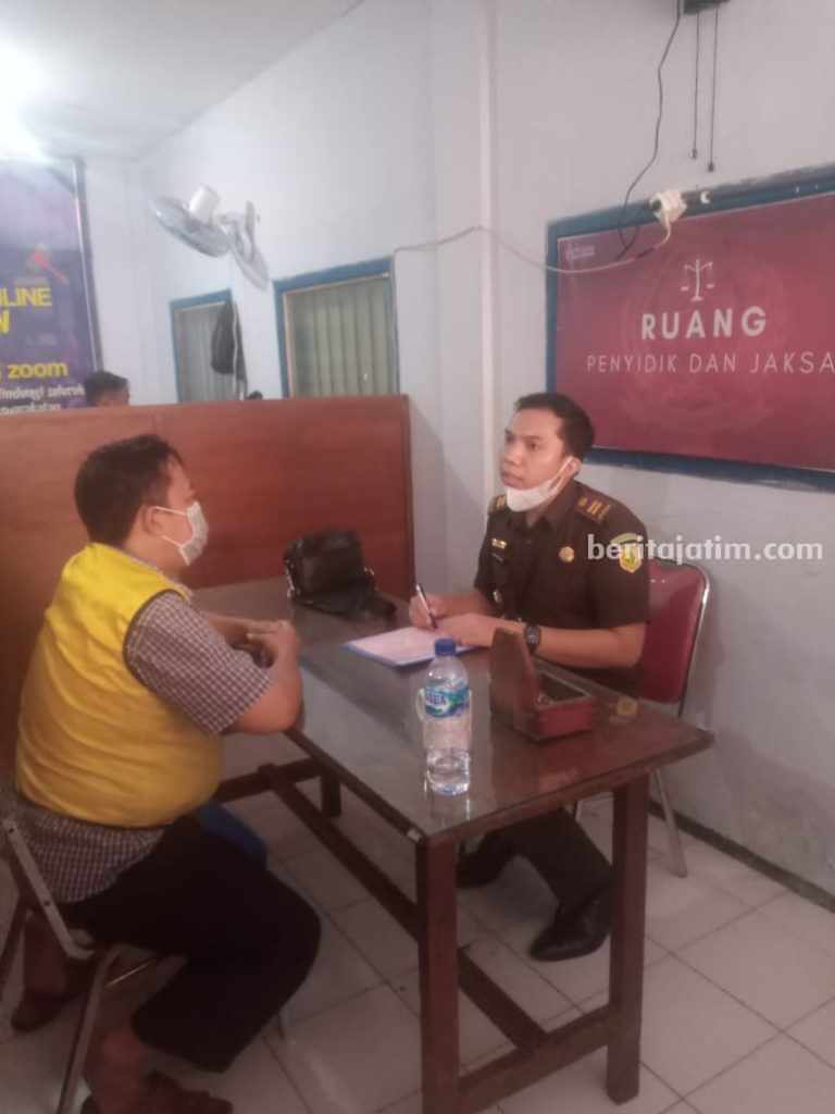Berkas Dugaan Korupsi Kades Roomo Gresik Dilimpahkan