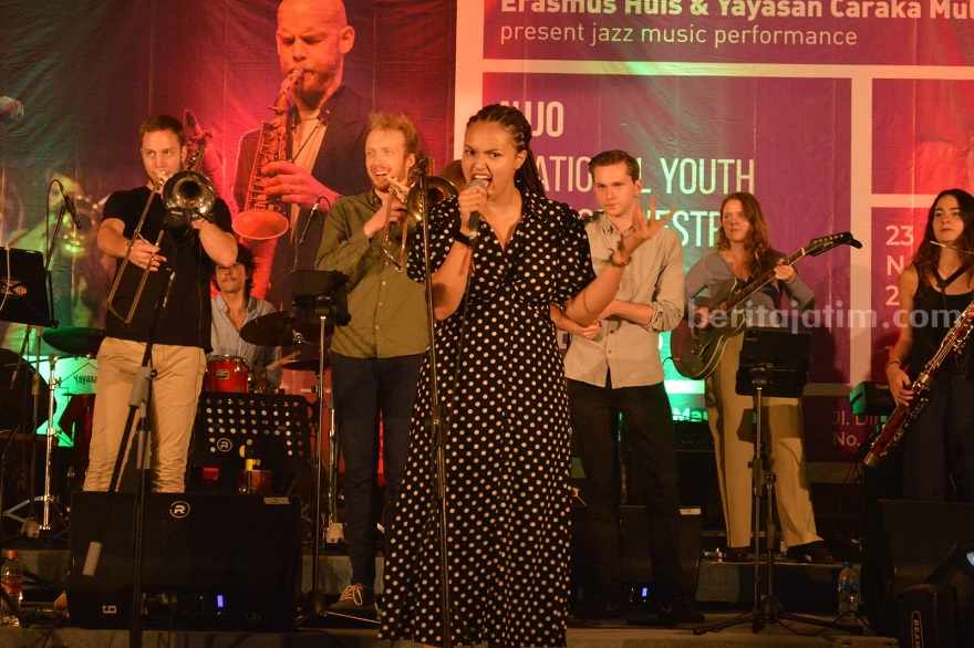 Bawakan 10 Lagu, Musisi Jazz Asal Belanda Sukses ‘Sihir’ UKWMS