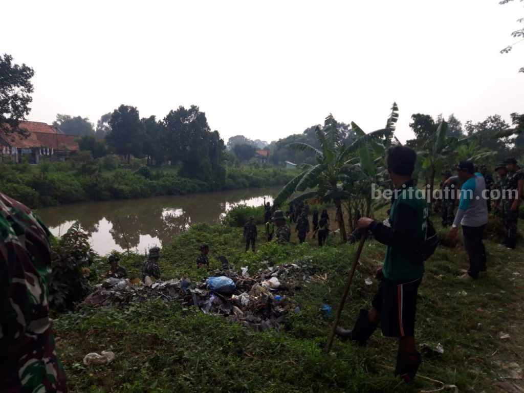 Cegah Banjir, Sampah di Sungai Bancaran Bangkalan Dibersihkan