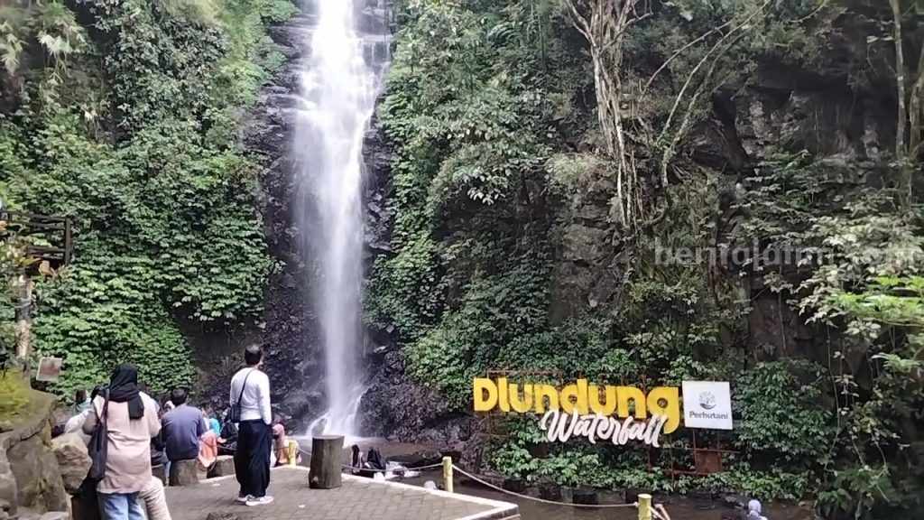 Wisata Air Terjun Dlundung di Desa Ketapanrame, Kecamatan Trawas, Kabupaten Mojokerto. [Foto : dok]