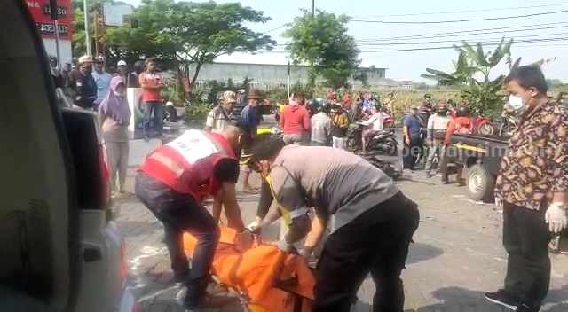 Pick-Up Vs Motor di Mojokerto, Pelajar Meninggal