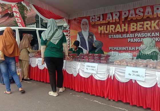 Warga Kota Blitar Serbu Operasi Pangan Murah Pemprov Jatim