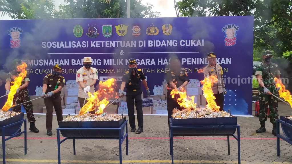 Bea Cukai Pasuruan Musnahkan 23 Juta Batang Rokok Ilegal