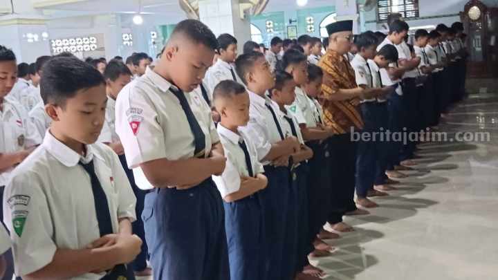Murid di Kota Mojokerto Gelar Doa Bersama Hingga Buka Open Donasi untuk Korban Gempa Cianjur