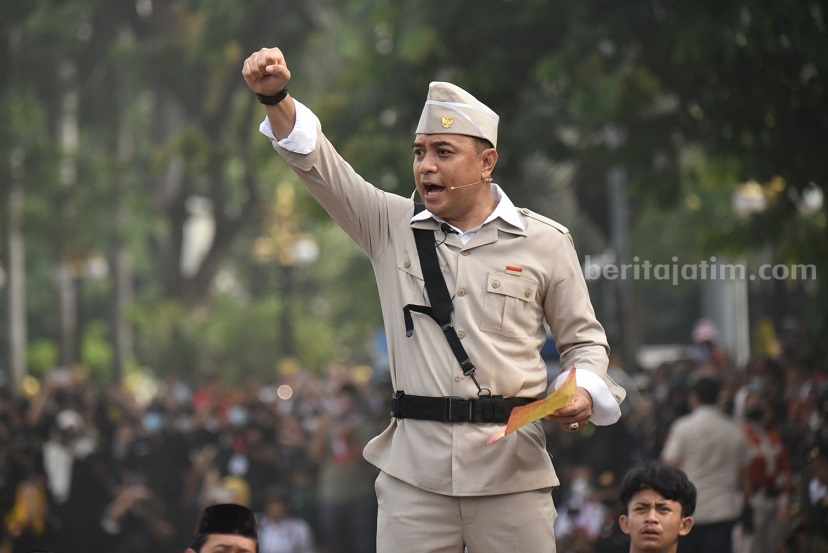 Teatrikal Parade Surabaya Juang, Wali Kota Eri Kobarkan Semangat Pertempuran
