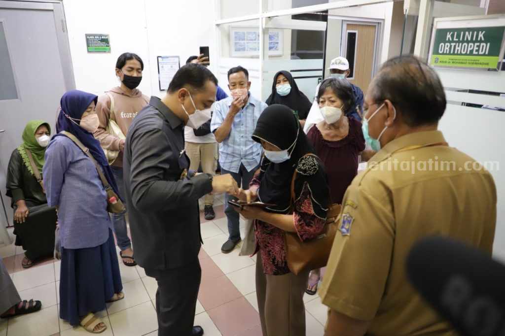 Wali Kota Surabaya Ngamuk Hingga Banting Rekam Medis di RSUD Dr Soewandhie, Ada Apa?