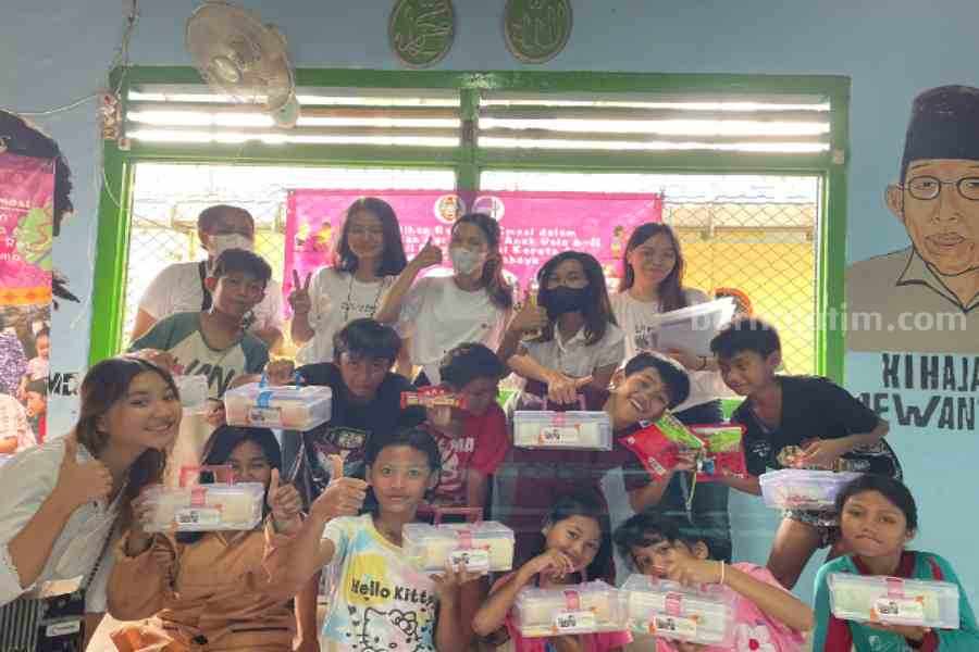 Mahasiswa UKWM Surabaya Beri Pelatihan Regulasi Emosi Bagi Anak Marjinal