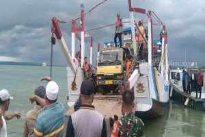 11 Penumpang dan 7 Motor Tercebur Laut di Pelabuhan Talango Sumenep