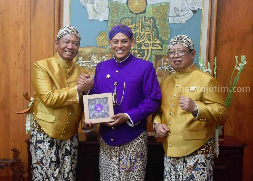 Wali Kota Kediri Hadiri Upacara Adat Bersih Nagari