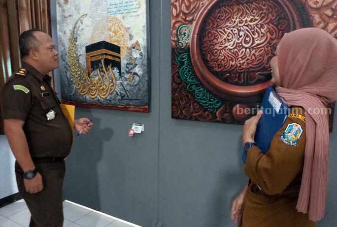 Jaksa Jombang yang Hobi Melukis
