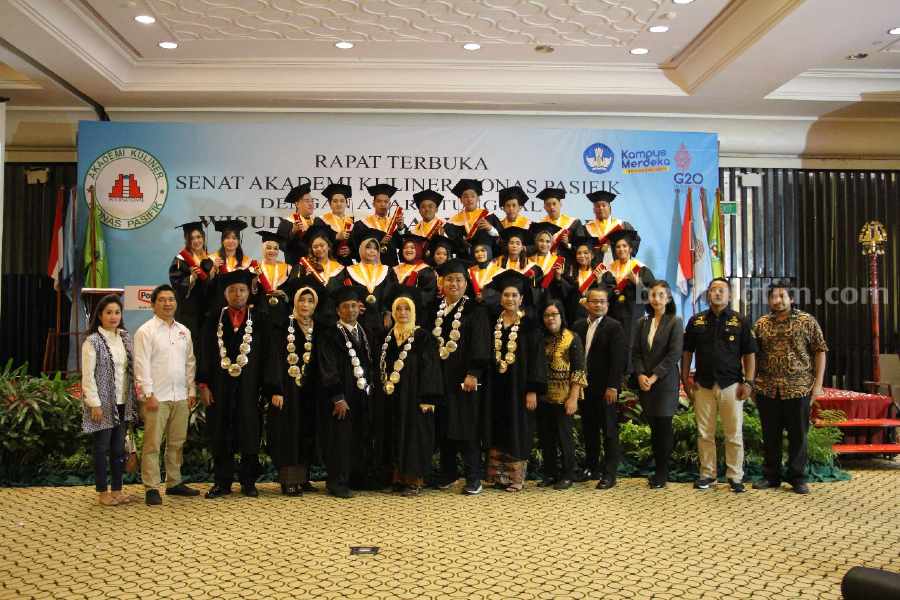 Lulusan Akademi Monas Pasifik Surabaya Diminta Kembangkan Kuliner Indonesia