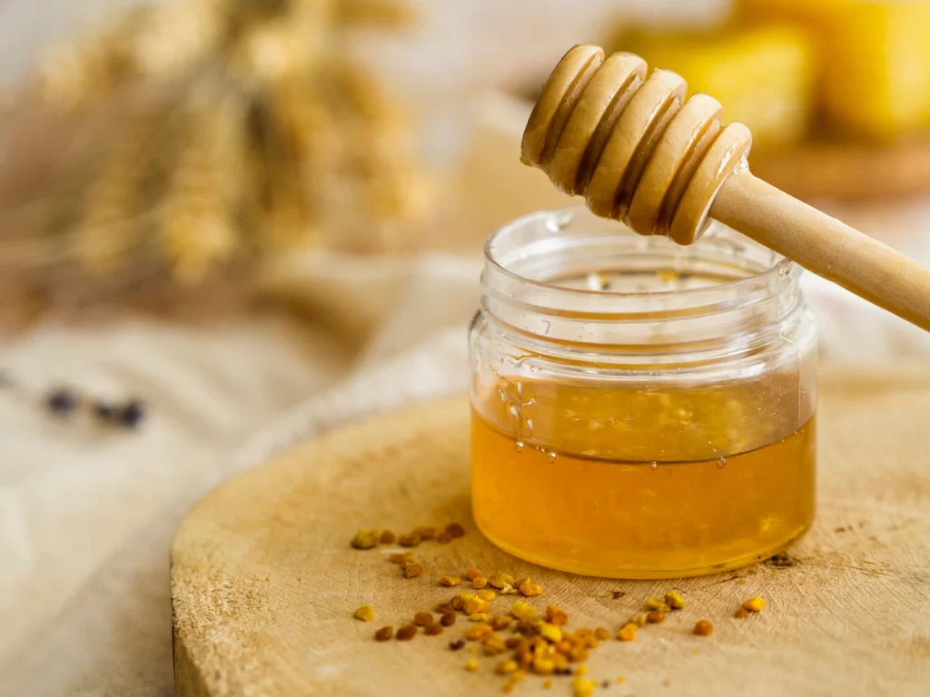 Mudah Ditemukan! 9 Obat Flu Alami Ini Bisa Dicoba di Rumah Ilustrasi madu. (Sumber foto : freepik)