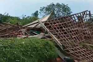 Rumah Warga Ketapang Sampang Hancur Dihantam Puting Beliung