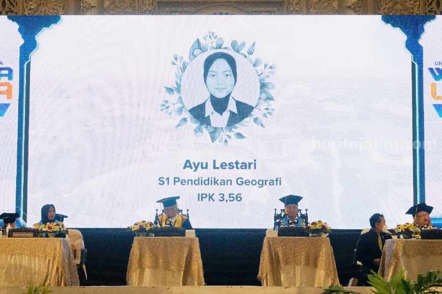 Mendadak Hening, Peserta Wisuda Unesa Doakan Mendiang Ayu Lestari