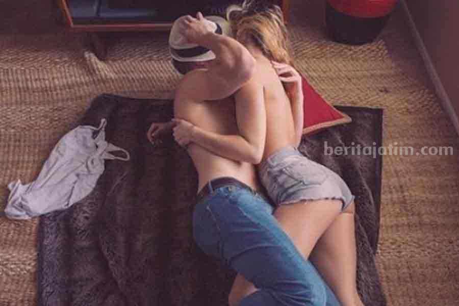 6 Tips Berhubungan Seks di Musim Hujan, Biar Tahan Lama dan Tak Kedinginan