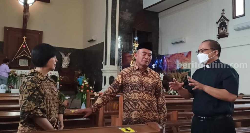 Menko PMK Muhadjir Effendy Pantau Kesiapan Natal di Gereja Santa Maria Ponorogo