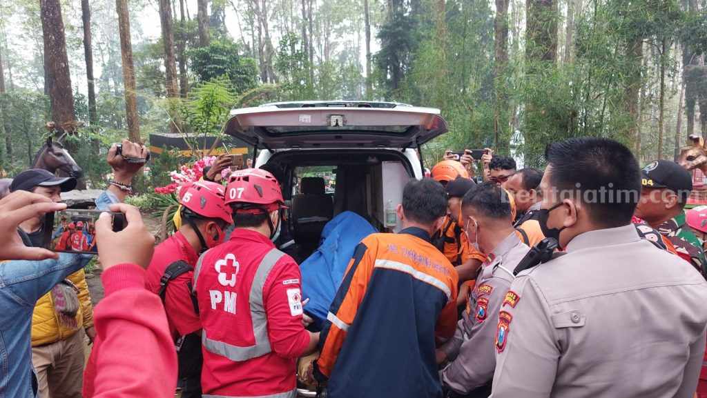 Sopir Terjepit dalam Kondisi Meninggal, Butuh 2 Jam untuk Evakuasi