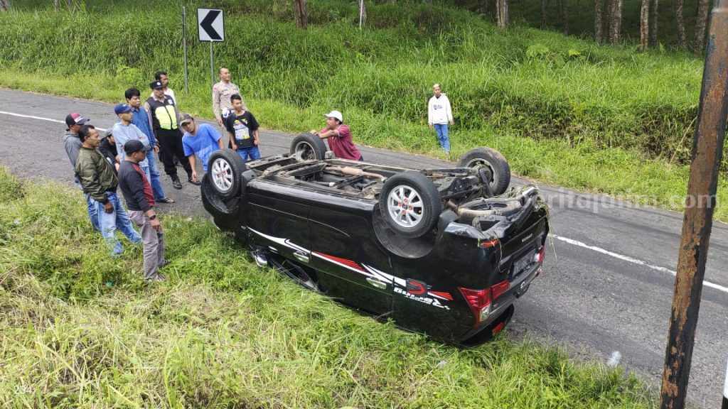 Ikuti Google Maps, Avanza Terbalik di Sarangan Magetan, Orangnya Tak Apa-apa