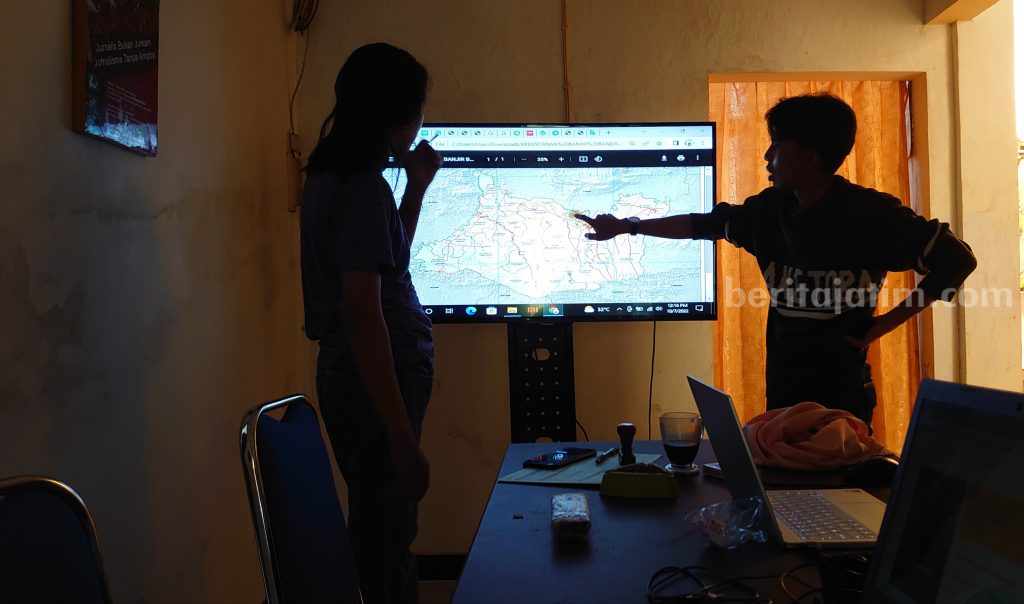 SUKET Indonesia Soroti Anggaran Pro Lingkungan yang Minim Para pegiat Lingkar Studi Ekologi dan Energi Terbarukan (SUKET) Indonesia sedang melakukan diskusi.