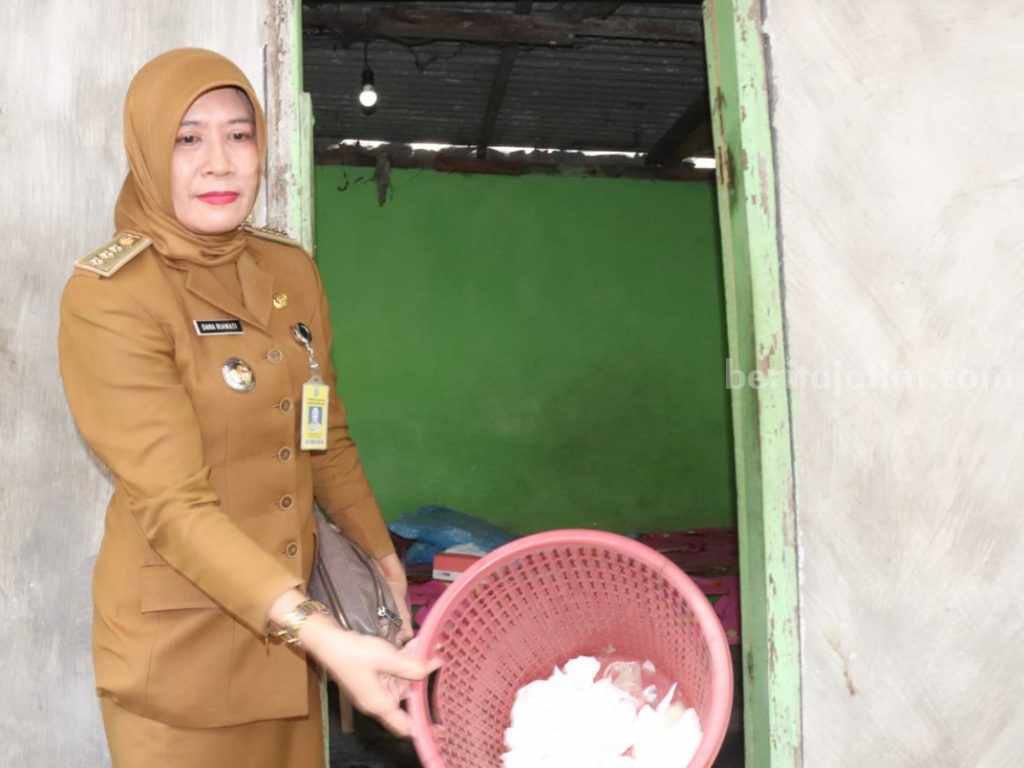 Ditemukan Banyak Tisu dan Kondom Bekas Pakai di Warung Remang-remang Krembung