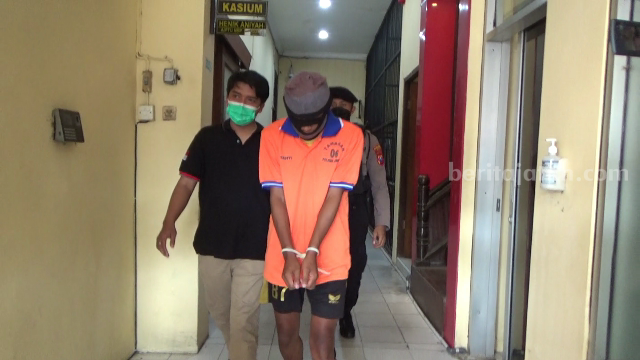 Tumpukan Utang Bikin Guru Honorer SD di Jember Curi Sepeda Motor dan Laptop