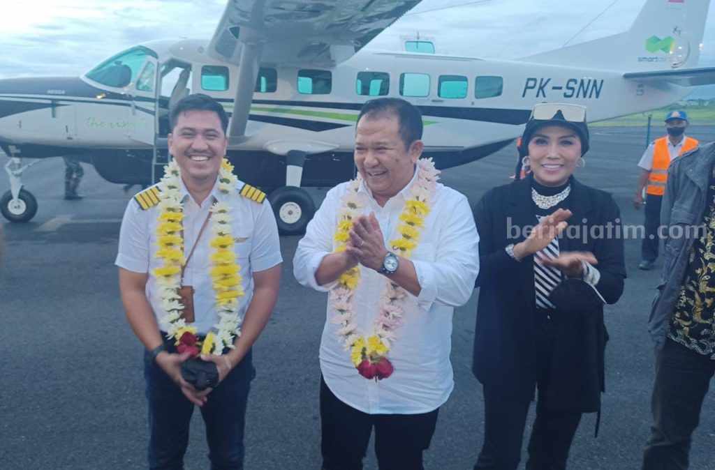 Akhirnya Pesawat Komersial Kembali Mendarat di Bandara Notohadinegoro Jember