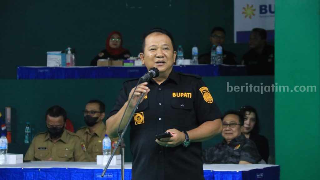 Bupati Jember Hendy Siswanto