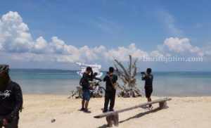 Cuaca Ekstrem, Polisi Warning Wisatawan Tak Mandi di Laut