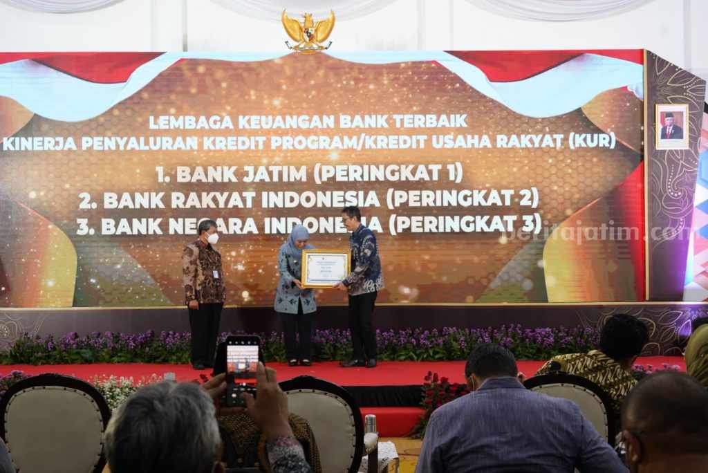 Sukses Salurkan KUR, Bank Jatim Menjadi Penyalur KUR Terbaik Di Jatim