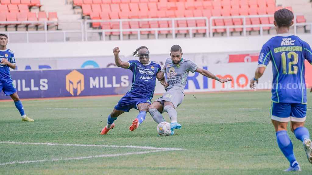 Striker Persebaya Mandul, Untung Ada Leo Lelis