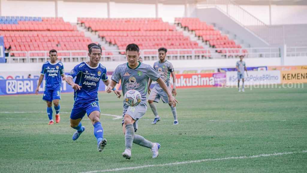 Aji Santoso Ungkap Penyebab Persebaya Kalah dari Persib