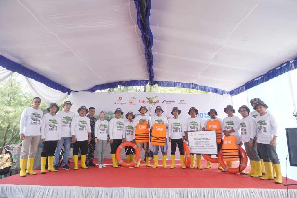 EMCL Ajak Nelayan Tuban dan Lamongan Jaga Keselamatan FSO Gagak Rimang dan Tanam Mangrove