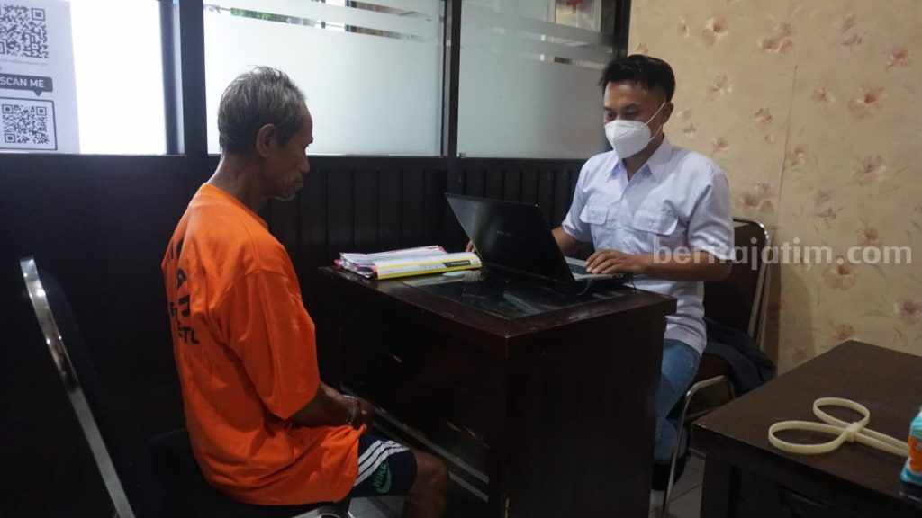 Istri di Mojokerto Pergoki Suami Setubuhi Anak Tiri di Kamar