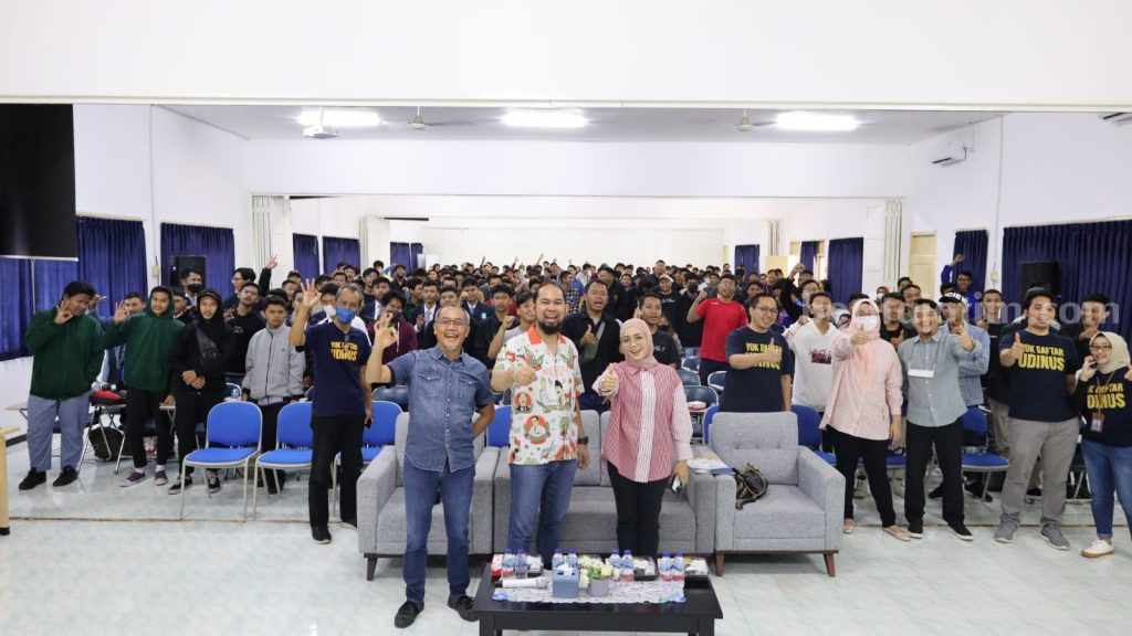 Udinus Kediri Gelar Turnamen Mobile Legends Terbesar