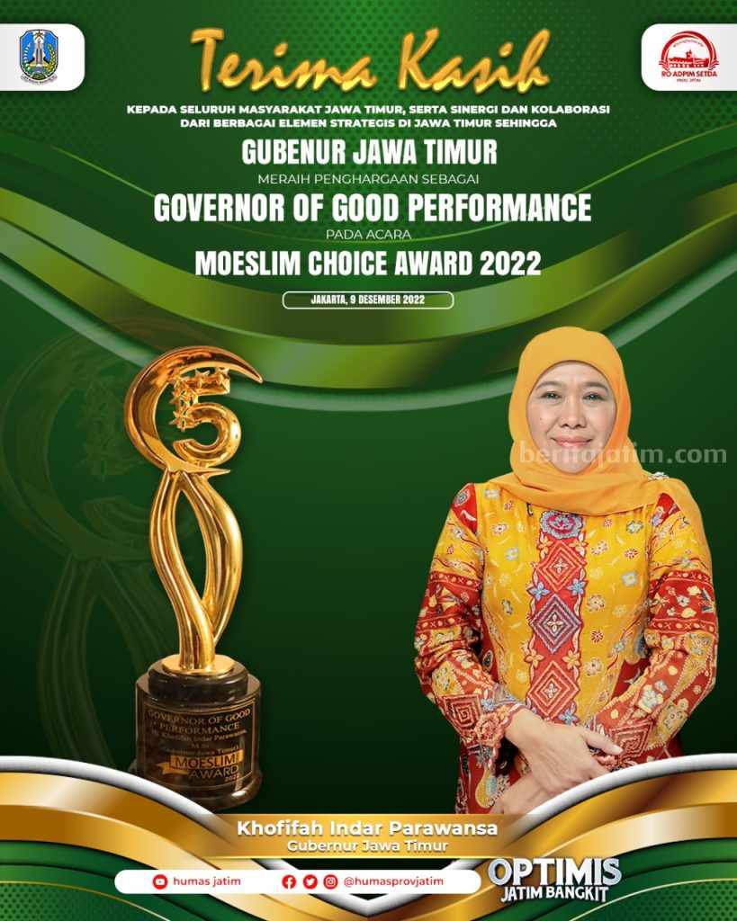 Gubernur Khofifah Terima Penghargaan Moeslim Choice Award 2022