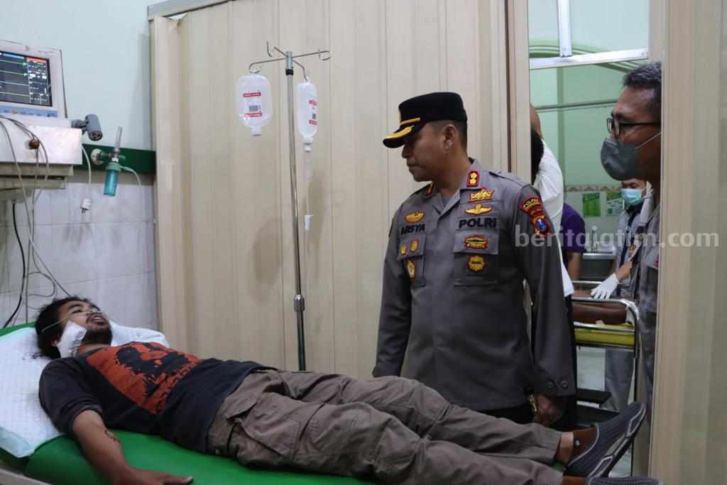 Pria Asal Paiton Probolinggo Lukai 2 Orang di Kraksaan, Polisi Hadiahi Timah Panas