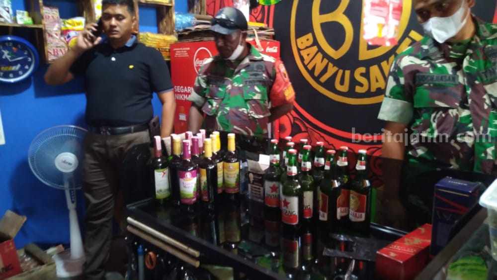 Polsek Prigen Pasuruan Amankan 20 Botol Miras