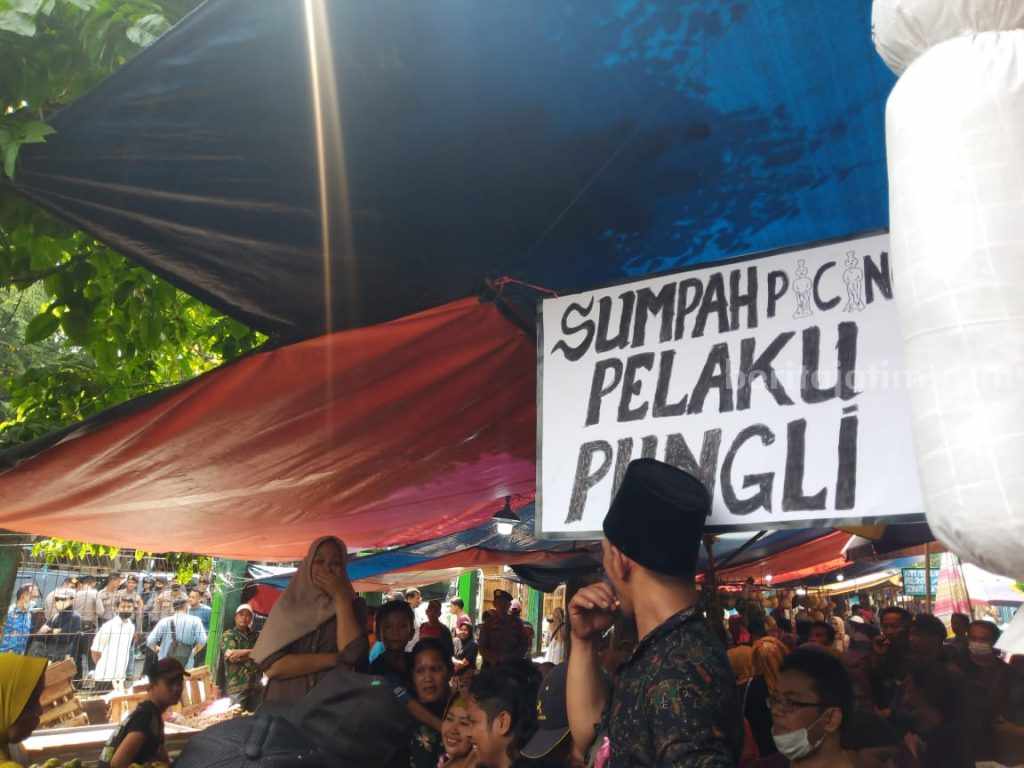 Pedagang Pasar Larangan Tantang Sumpah Pocong, Ada Apa Sebenarnya?
